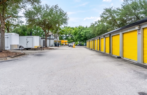 Facility photo: //images.sparefoot.com/medium/24225468e578dd83f9a.jpg