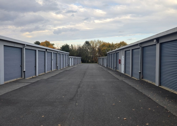 Facility photo: //images.sparefoot.com/medium/242269690d0472e4527.png