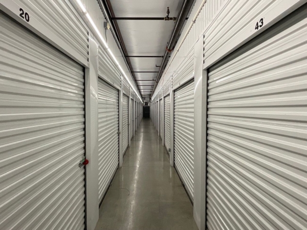 Facility photo: //images.sparefoot.com/medium/2422716a3d18c01fe81.jpg