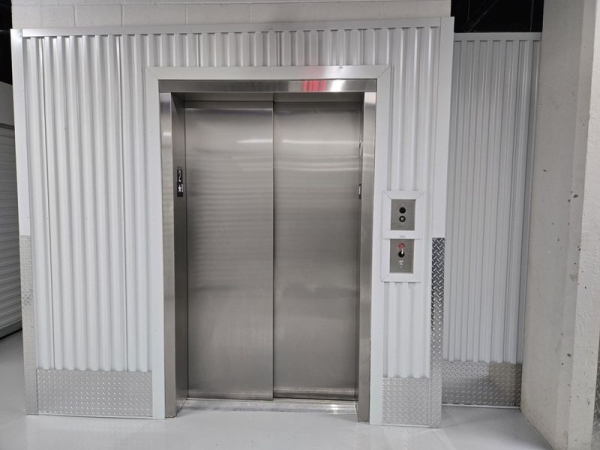 Facility photo: //images.sparefoot.com/medium/2422726904f8317f950.jpg