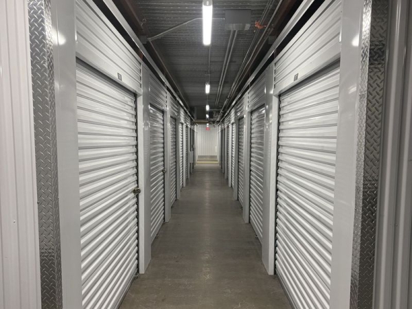 Facility photo: //images.sparefoot.com/medium/2422756904f792e4c77.jpg