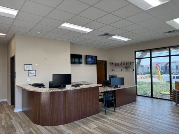 Facility photo: //images.sparefoot.com/medium/2422806904f705e80da.jpg