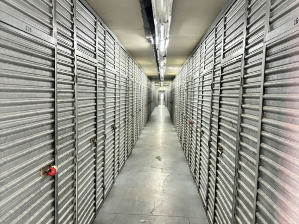 Facility photo: //images.sparefoot.com/medium/2422826904f29f6e883.jpg