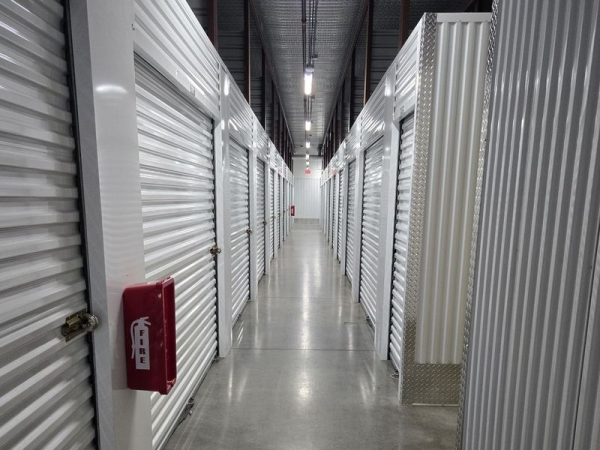 Facility photo: //images.sparefoot.com/medium/2422856904f6ba1445b.jpg