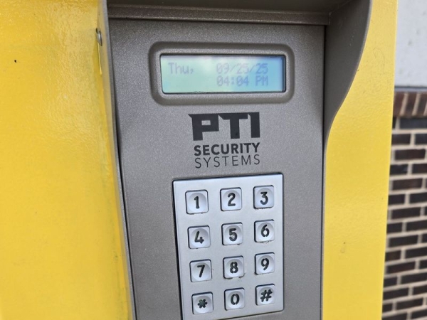 Facility photo: //images.sparefoot.com/medium/2422856904f6baabf14.jpg