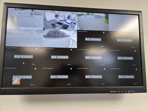 Facility photo: //images.sparefoot.com/medium/2422896903af6d84fa4.jpg