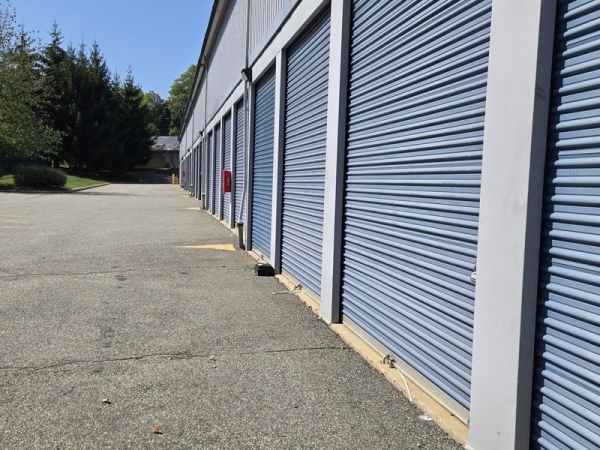 Facility photo: //images.sparefoot.com/medium/242291690397e46710f.jpg