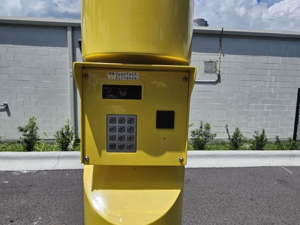 Facility photo: //images.sparefoot.com/medium/2422956904fb74f0f58.jpg