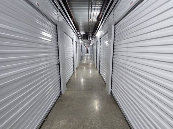 Facility photo: //images.sparefoot.com/medium/2423006904e1281426f.jpg