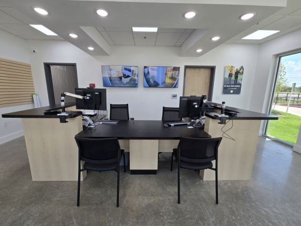 Facility photo: //images.sparefoot.com/medium/2423006904e1398b5bf.jpg