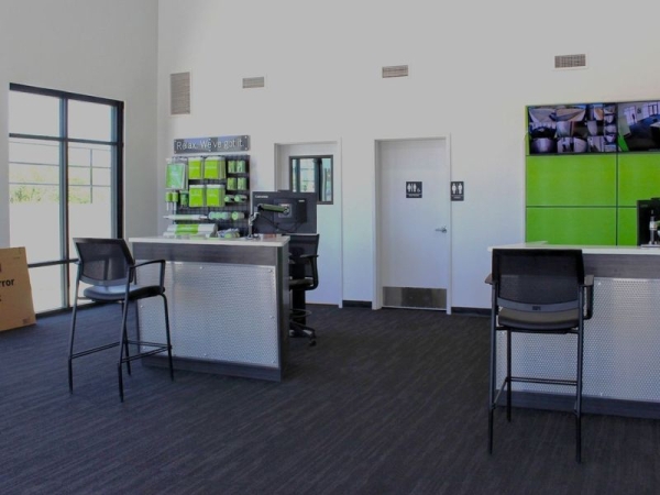 Facility photo: //images.sparefoot.com/medium/2423046904e40c6759b.jpg