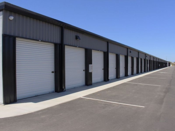 Facility photo: //images.sparefoot.com/medium/2423046904e42f08976.jpg