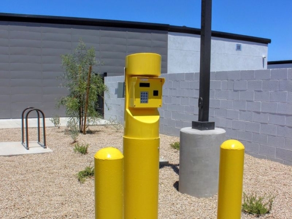 Facility photo: //images.sparefoot.com/medium/2423046904e440b7408.jpg