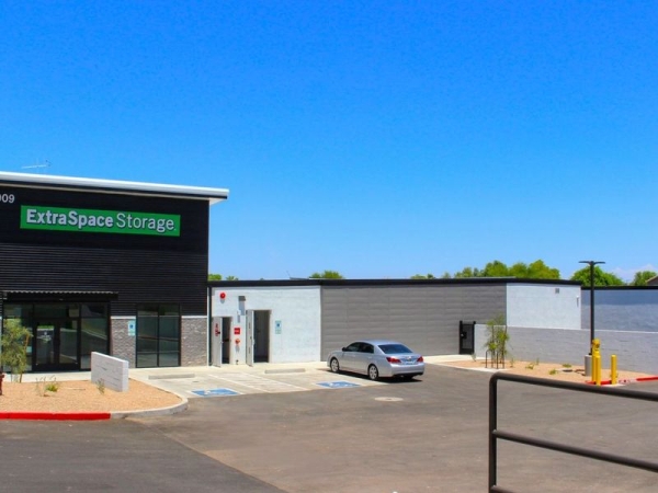 Facility photo: //images.sparefoot.com/medium/2423046904e459e7ef7.jpg