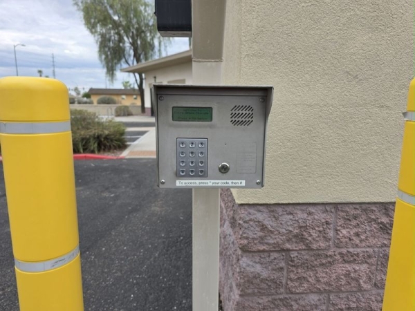 Facility photo: //images.sparefoot.com/medium/2423056904e526bc126.jpg