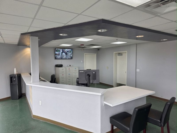 Facility photo: //images.sparefoot.com/medium/2423066904e5d3a1206.jpg