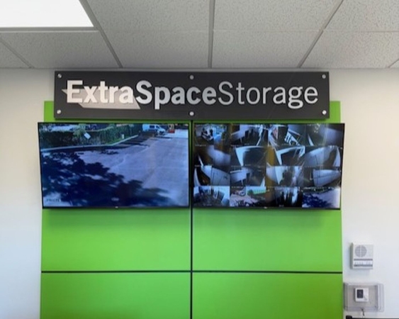 Facility photo: //images.sparefoot.com/medium/2423086994313371490.jpg