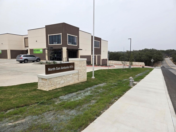 Storage Units at Extra Space Storage - 6561 - San Antonio - 3747 W Loop 1604 N - 3747 West Loop 1604 North