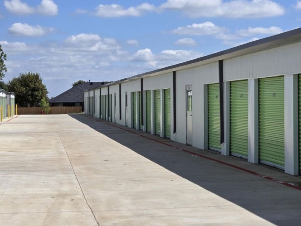 Facility photo: //images.sparefoot.com/medium/2423146904eed1963c7.jpg