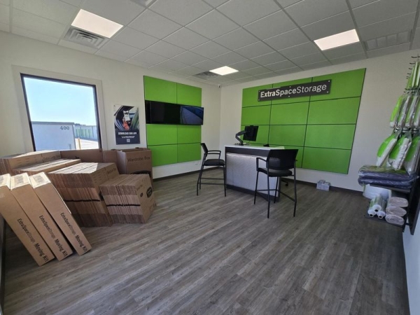 Facility photo: //images.sparefoot.com/medium/2423146904eef013a76.jpg