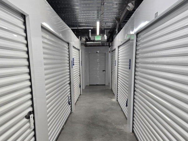 Facility photo: //images.sparefoot.com/medium/2423186904f8a6c71a2.jpg