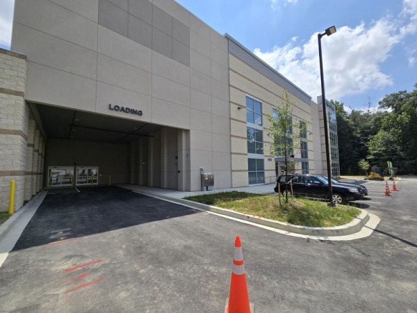 Facility photo: //images.sparefoot.com/medium/2423186904f8cae6262.jpg