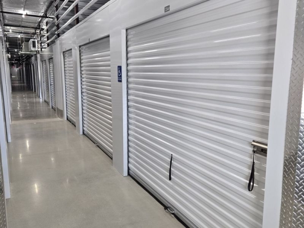 Facility photo: //images.sparefoot.com/medium/2423196905018bdaeee.jpg