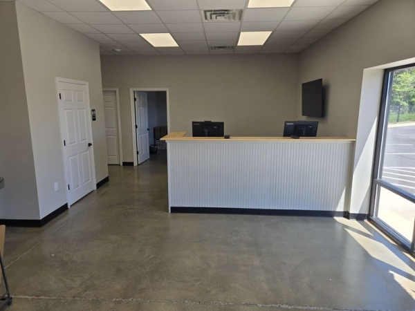 Facility photo: //images.sparefoot.com/medium/2423266904eb69dab25.jpg