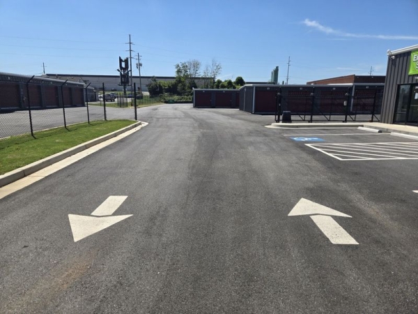 Facility photo: //images.sparefoot.com/medium/2423266904eb92f1884.jpg