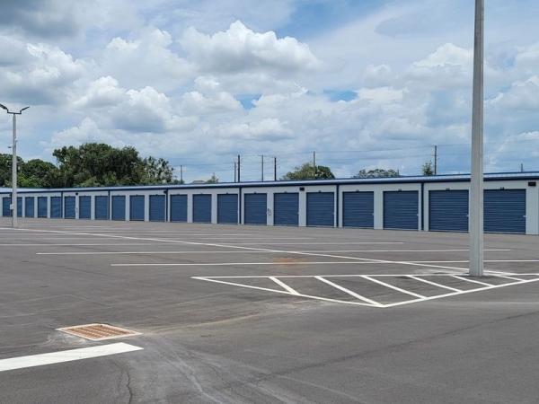 Facility photo: //images.sparefoot.com/medium/2423276902853e287e2.jpg