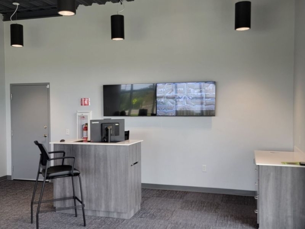 Facility photo: //images.sparefoot.com/medium/242327690285409248f.jpg