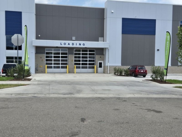 Facility photo: //images.sparefoot.com/medium/242328690287e3dd495.jpg