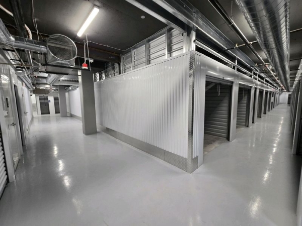 Facility photo: //images.sparefoot.com/medium/2423306908d918cb66b.jpg