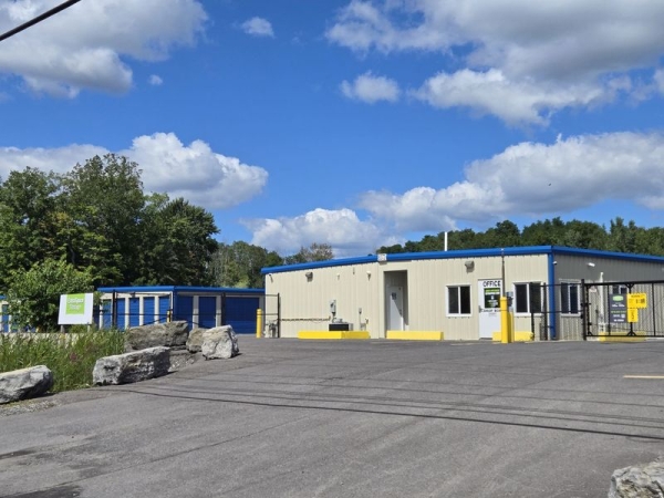 Facility photo: //images.sparefoot.com/medium/24233369028b6c223ec.jpg