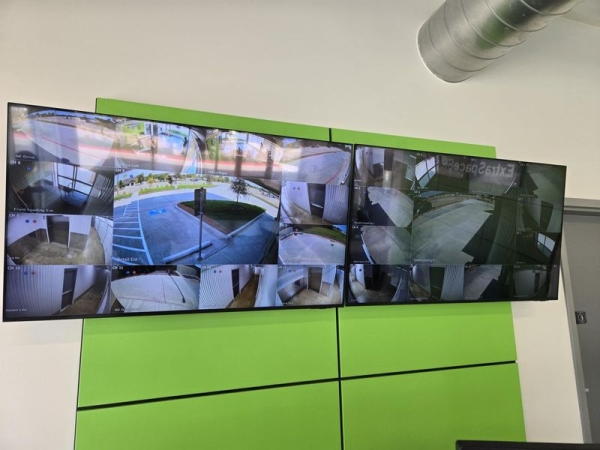 Facility photo: //images.sparefoot.com/medium/2423356908d60d74543.jpg