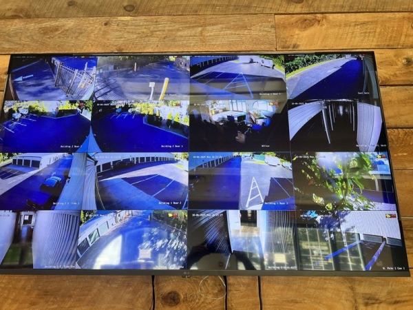 Facility photo: //images.sparefoot.com/medium/242336690282668518f.jpg