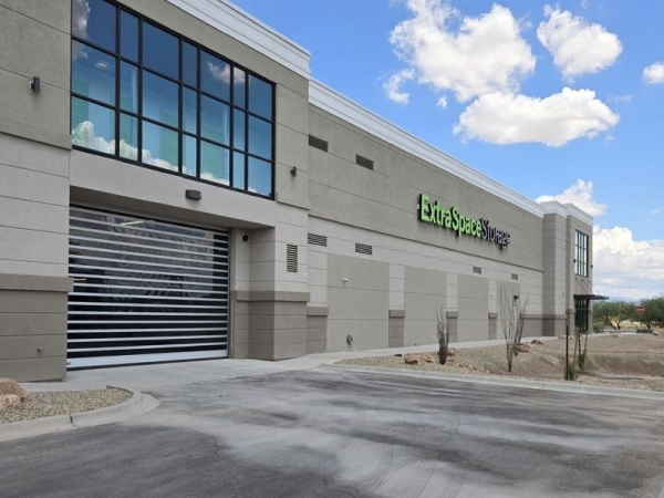 Facility photo: //images.sparefoot.com/medium/24233769027e7be7bed.jpg