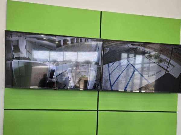 Facility photo: //images.sparefoot.com/medium/24233769027e7ecab5b.jpg