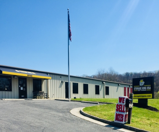 Facility photo: //images.sparefoot.com/medium/24234568d412ca21140.jpg
