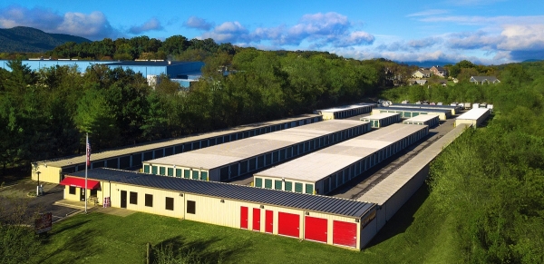 Facility photo: //images.sparefoot.com/medium/24234568d412d258de4.jpg