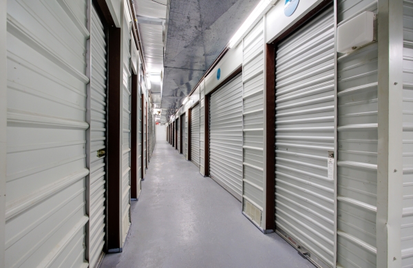 Facility photo: //images.sparefoot.com/medium/24235168d41420c2dc8.jpg