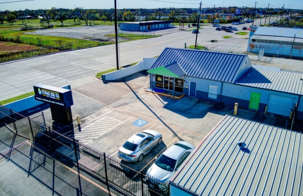 Facility photo: //images.sparefoot.com/medium/24235168d414290b3cc.jpg