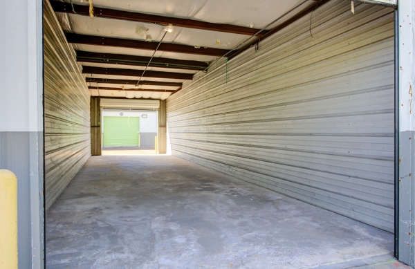 Facility photo: //images.sparefoot.com/medium/24235168d414333620e.jpg