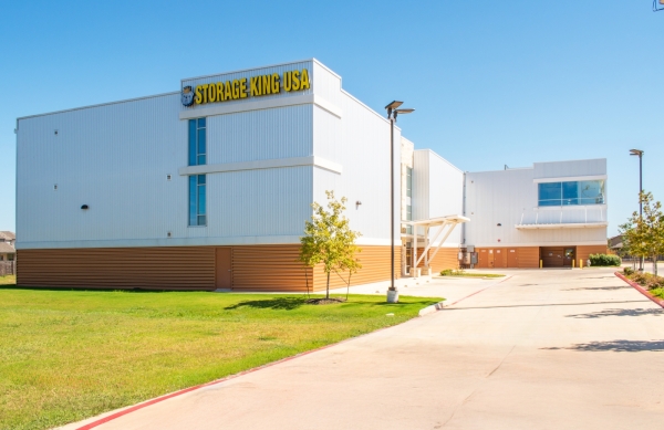 Facility photo: //images.sparefoot.com/medium/24235368d42d864defe.jpg