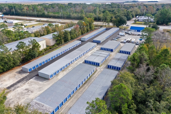 Facility photo: //images.sparefoot.com/medium/24235768d434fbb8ea3.jpg