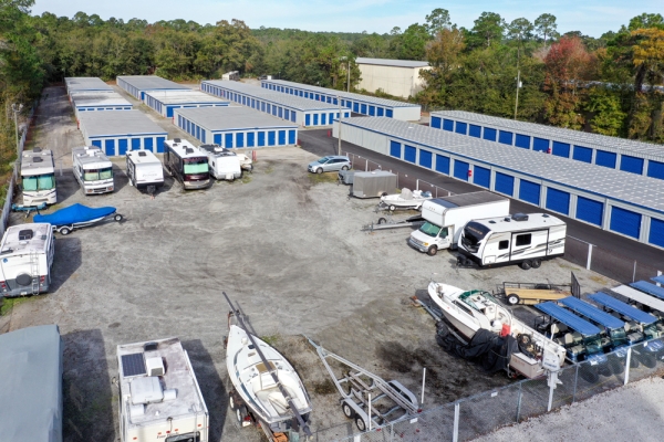 Facility photo: //images.sparefoot.com/medium/24235768d43546863ab.jpg