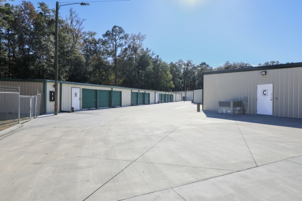 Facility photo: //images.sparefoot.com/medium/24235868d433ad19a9e.jpg