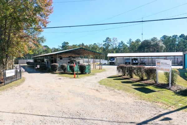 Facility photo: //images.sparefoot.com/medium/24235868d433c5ef64b.jpg