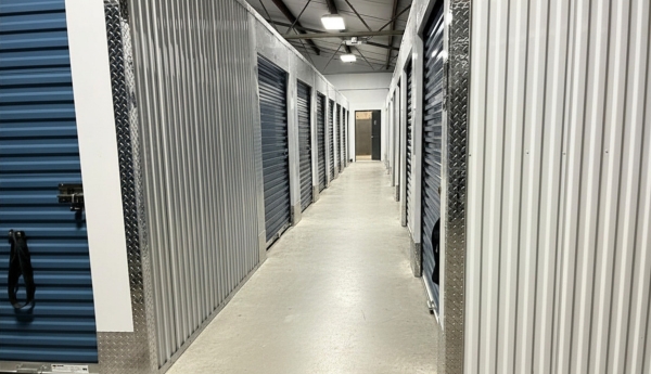 Facility photo: //images.sparefoot.com/medium/24235969efa0a60271f.jpg