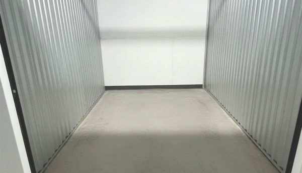 Facility photo: //images.sparefoot.com/medium/24235969efa0adf1545.jpg